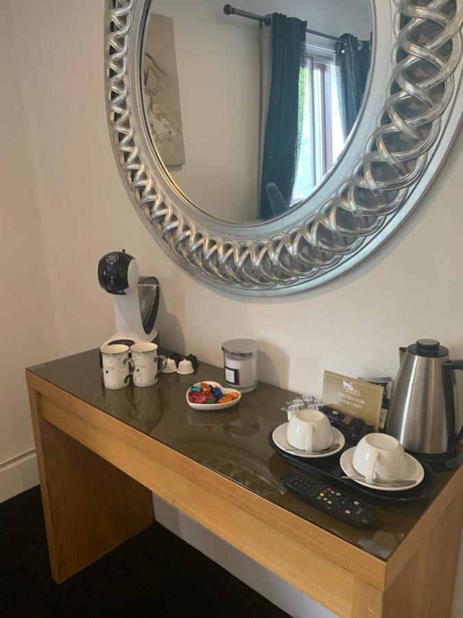 The Swan @ Stoford Ξενοδοχείο Εξωτερικό φωτογραφία A Nespresso coffee machine in a hotel room