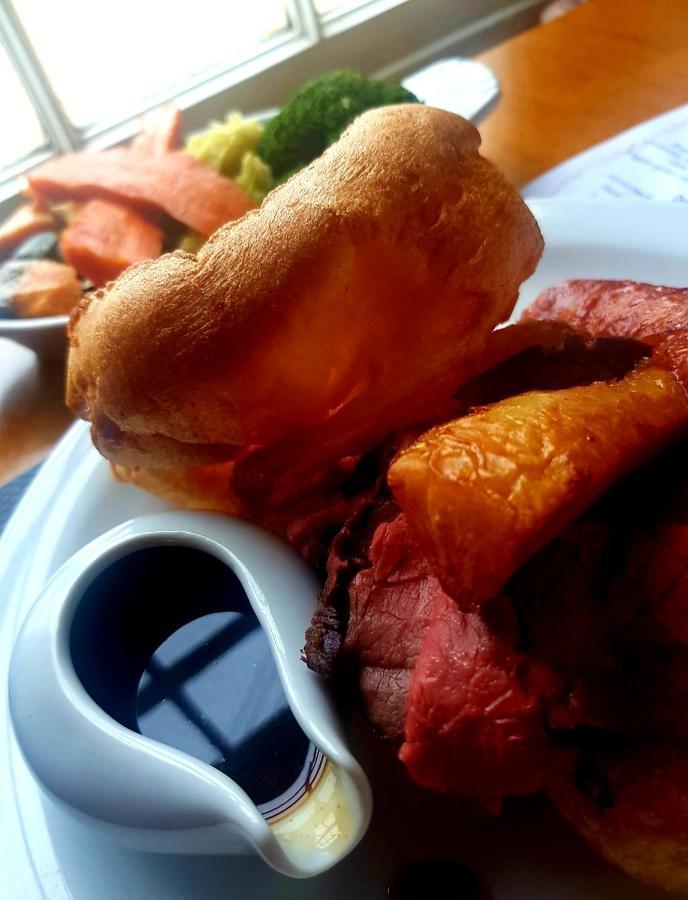 The Swan @ Stoford Ξενοδοχείο Εξωτερικό φωτογραφία Yorkshire pudding